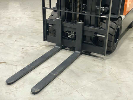 Elektro 4 Rad 2023  Doosan B25X-7 Plus (7)