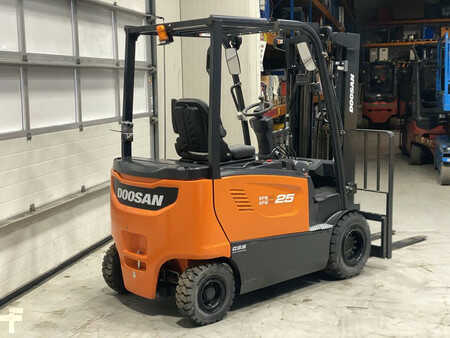 Elektro 4 Rad 2023  Doosan B25X-7 Plus (4)