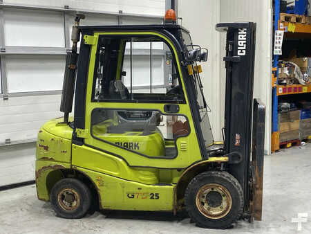 Dieselstapler 2016  Clark GTS25D (5)