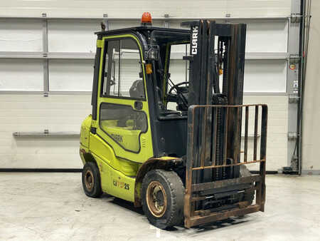 Dieselstapler 2016  Clark GTS25D (6)