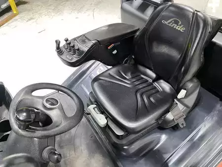 Carretilla elevadora diésel 2016  Linde H40D-02 (8)