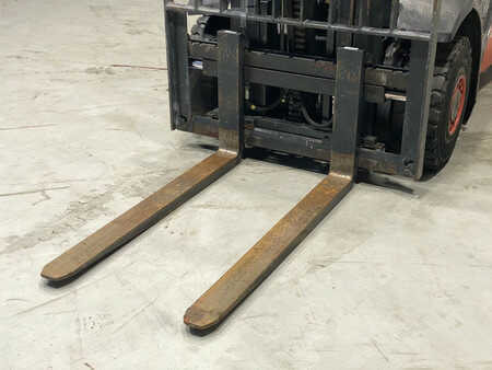 Carrelli elevatori GPL 2011  Linde H25T-01 (7)