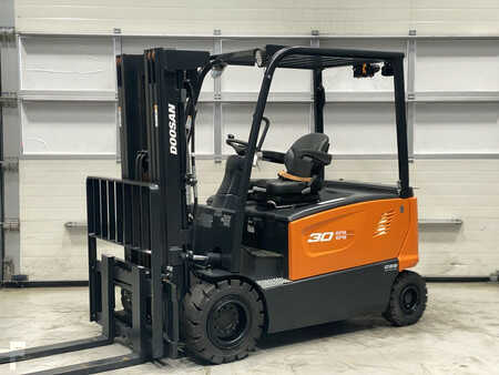 Elektro 4 Rad 2023  Doosan B30X-7 Plus (1)