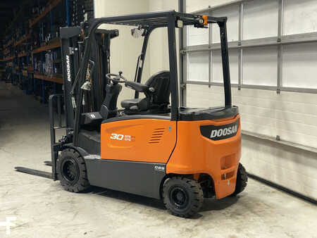 Elektro 4 Rad 2023  Doosan B30X-7 Plus (3)