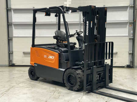 Elektro 4 Rad 2023  Doosan B30X-7 Plus (6)