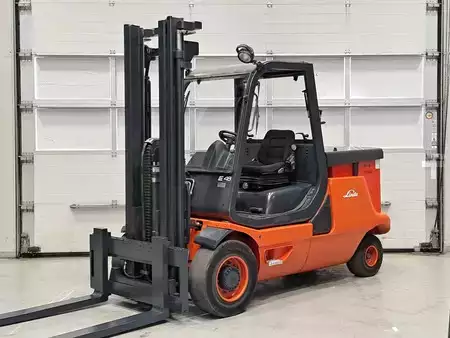 Eléctrica de 4 ruedas 1998  Linde E48P-02 (1)