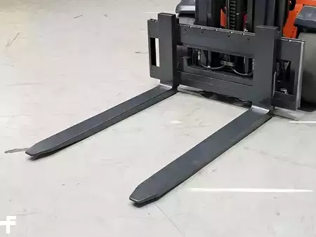 Eléctrica de 4 ruedas 1998  Linde E48P-02 (7)