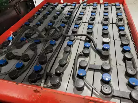 Eléctrica de 4 ruedas 1998  Linde E48P-02 (9)