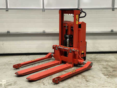 Magasemelésű béka 2011  Logitrans SELFS 1002/890 (1)