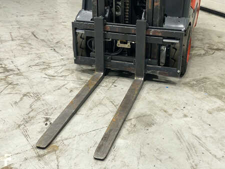 Elektrisk- 3 hjul 2015  Linde E16-02 (7)