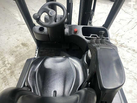 Eléctrica de 3 ruedas 2021  Linde E12-02 (7)