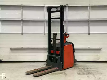 Apilador eléctrico 2017  Linde L14 AP (1)