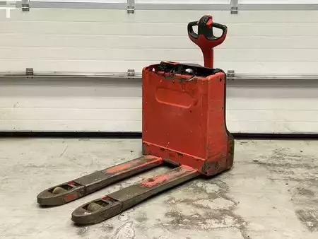 Stoccatori uomo a piedi 2019  Linde T16 (1)