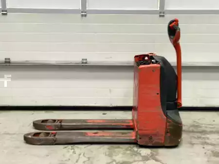 Stoccatori uomo a piedi 2019  Linde T16 (2)