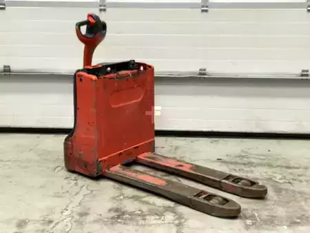 Stoccatori uomo a piedi 2019  Linde T16 (6)