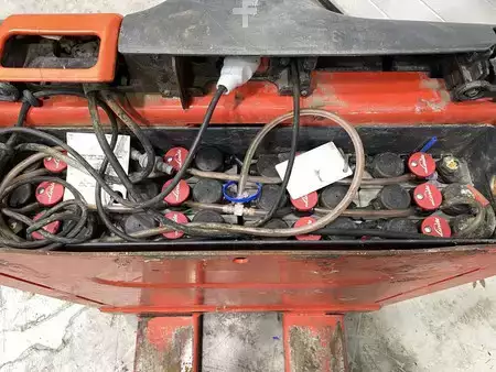 Stoccatori uomo a piedi 2019  Linde T16 (7)