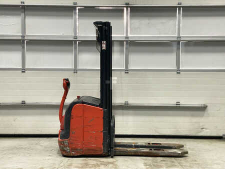 Apilador conductor incorporado  Linde L16 (5)