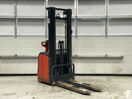 Apilador conductor incorporado  Linde L16 (6)