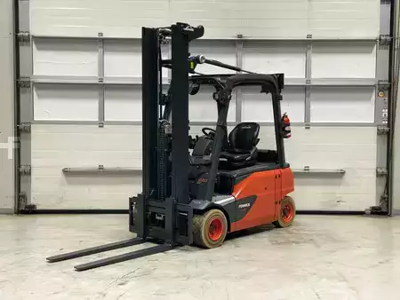Eléctrica de 4 ruedas 2020  Linde E20PL-02 (1)