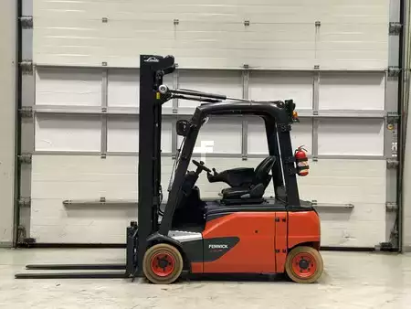 Eléctrica de 4 ruedas 2020  Linde E20PL-02 (2)