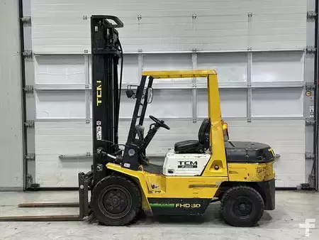 Carretilla elevadora diésel - TCM FHD30Z (2)