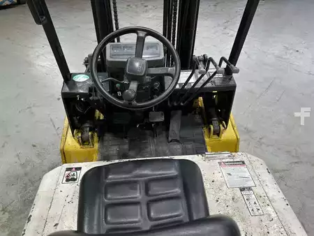 Carretilla elevadora diésel - TCM FHD30Z (8)