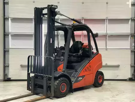 Gas gaffeltruck 2019  Linde H25T-02 (1)
