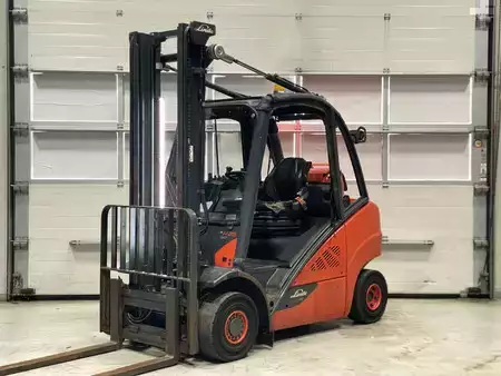 Gas gaffeltruck 2019  Linde H25T-02 (1)