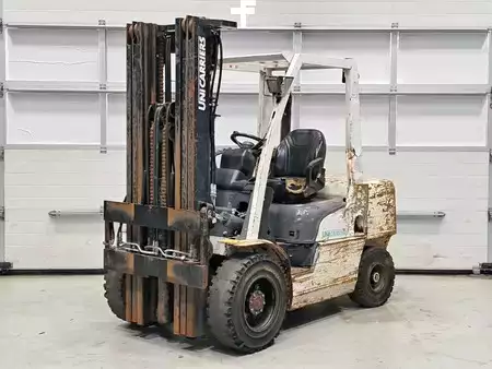 Wózki widłowe diesel 2015  Unicarriers YG1F2A35U (2)