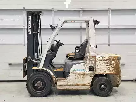 Wózki widłowe diesel 2015  Unicarriers YG1F2A35U (3)