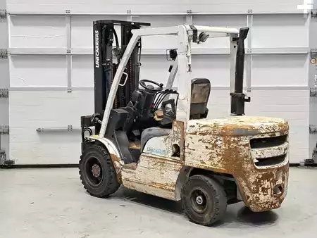 Wózki widłowe diesel 2015  Unicarriers YG1F2A35U (4)