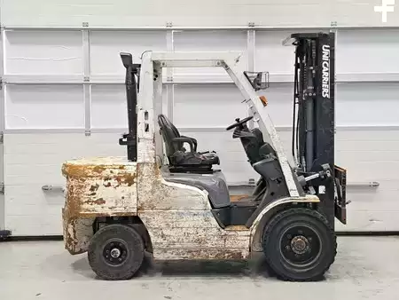 Wózki widłowe diesel 2015  Unicarriers YG1F2A35U (6)