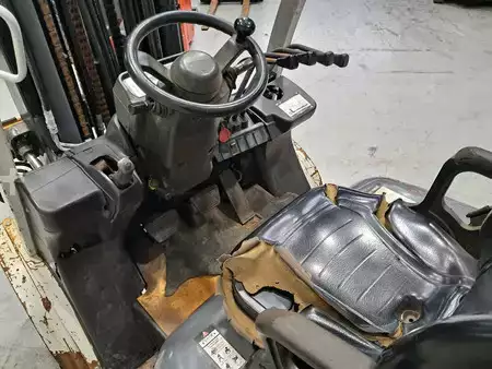 Wózki widłowe diesel 2015  Unicarriers YG1F2A35U (8)