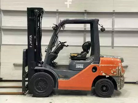 Dieseltrukki 2020  Toyota 02-8FDJF35 (2)