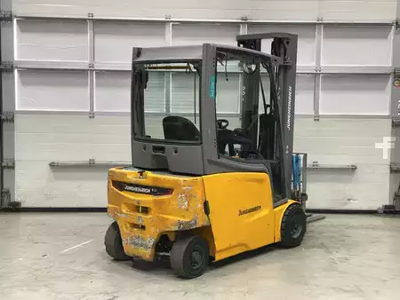 Eléctrica de 4 ruedas 2021  Jungheinrich EFG 320 (4)