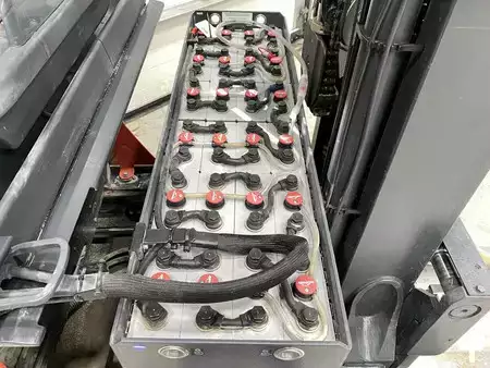 Reach Trucks  Linde R20-01 (9)