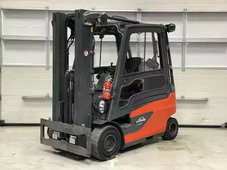 Elektro čtyřkolový VZV 2018  Linde E25L-01 (1)