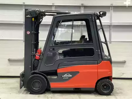Elektro čtyřkolový VZV 2018  Linde E25L-01 (2)