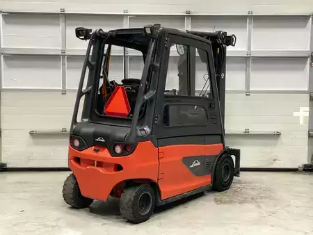 Elektro čtyřkolový VZV 2018  Linde E25L-01 (4)