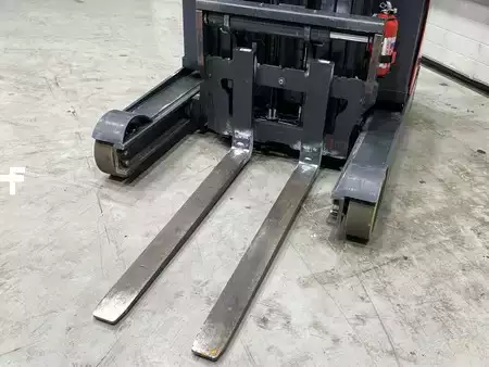 Reach Trucks 2019  Linde R14-01 (7)