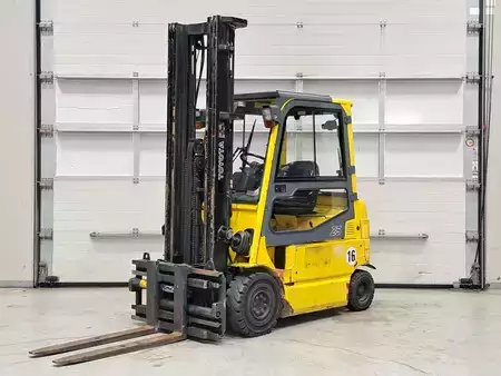 4-wiel elektrische heftrucks - Toyota 7FBMF25 (1)