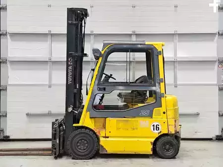 4-wiel elektrische heftrucks - Toyota 7FBMF25 (2)