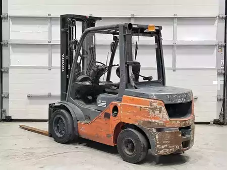Empilhador diesel 2021  Toyota 52-8FDJF35 (3)