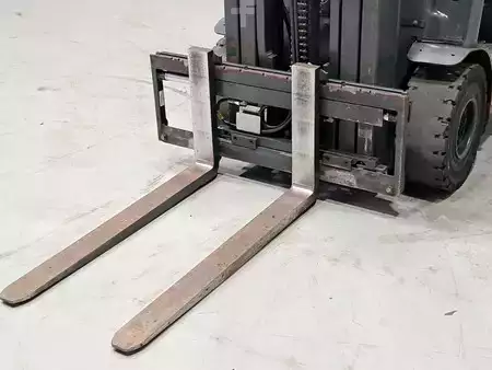 Sähkö - 4 pyör 2020  Linde E25-01 (7)