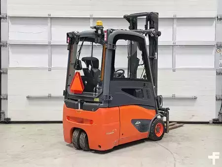 3-wiel elektrische heftrucks  Linde E16-02 (4)