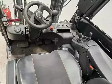 3-wiel elektrische heftrucks  Linde E16-02 (8)