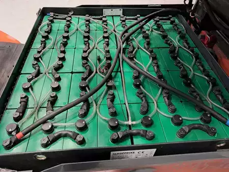 Elektryczne 4-kołowe 2017  Toyota 8FBMT45 (9)