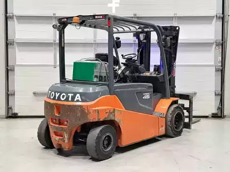 Sähkö - 4 pyör 2017  Toyota 8FBMT45 (4)