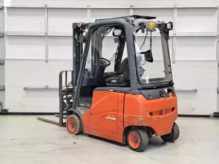 Carrelli elettrici 4 ruote 2012  Linde E16PH-01 (3)