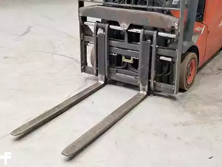 Carrelli elettrici 4 ruote 2012  Linde E16PH-01 (7)